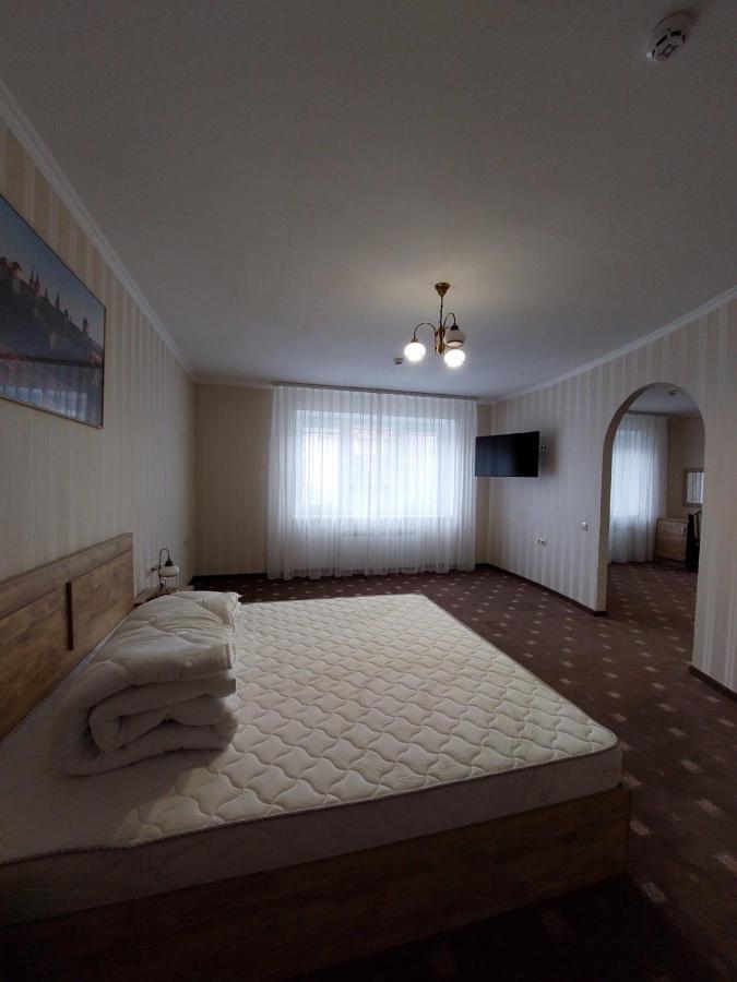 Apart-Hotel 24/7 Kamianets-Podilskyi Exterior photo